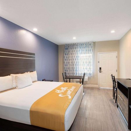 Days Inn & Suites By Wyndham La Porte Ngoại thất bức ảnh
