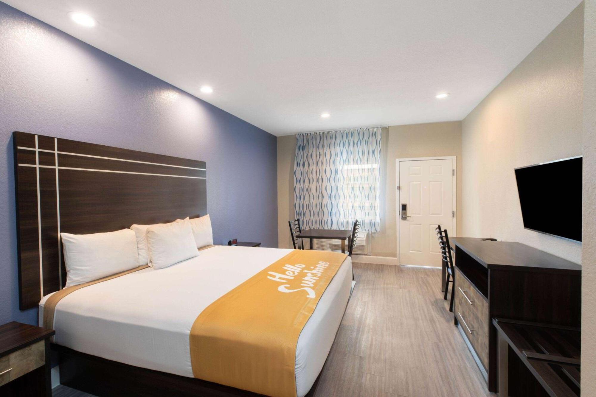 Days Inn & Suites By Wyndham La Porte Ngoại thất bức ảnh