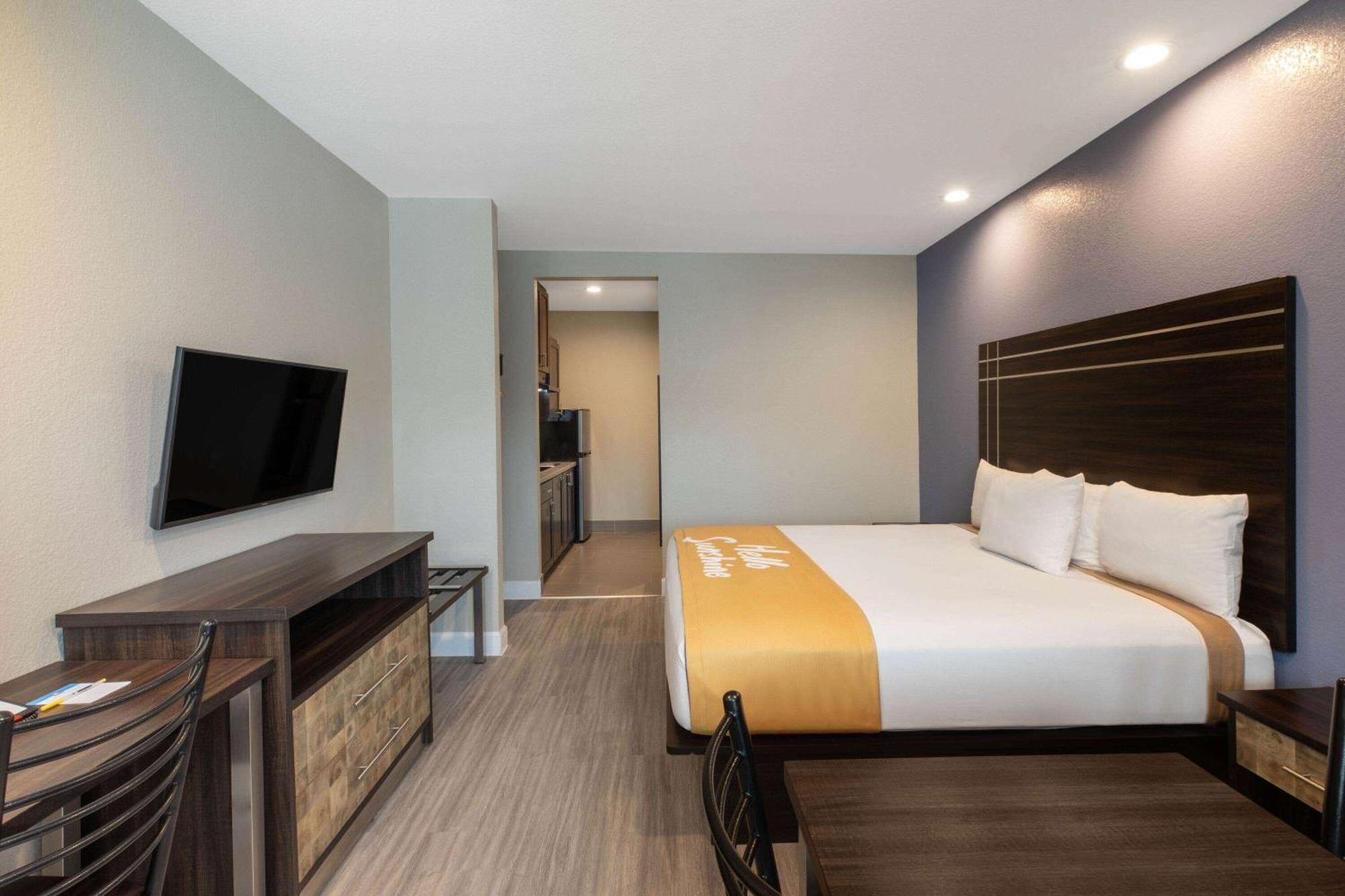 Days Inn & Suites By Wyndham La Porte Ngoại thất bức ảnh