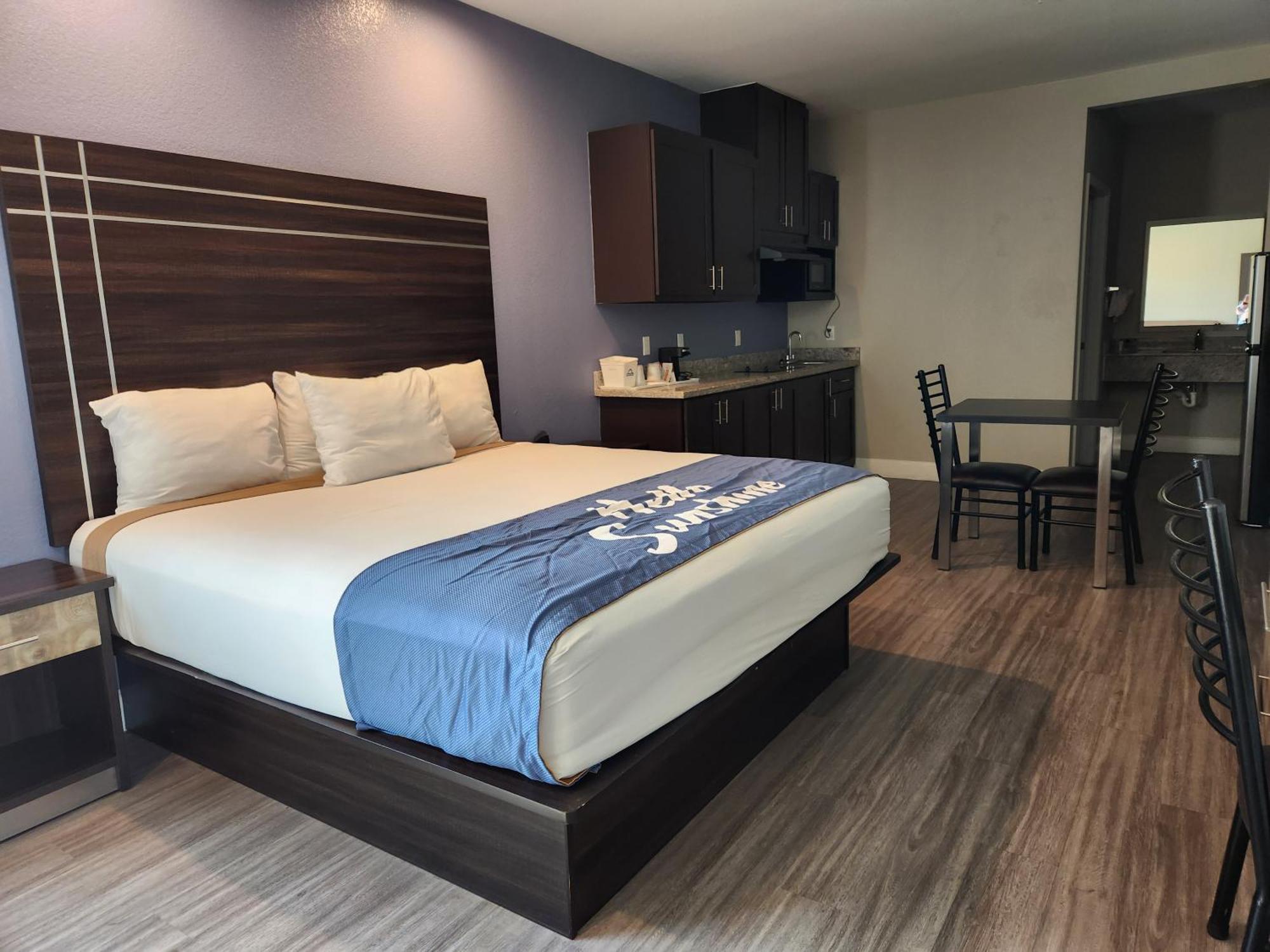 Days Inn & Suites By Wyndham La Porte Ngoại thất bức ảnh